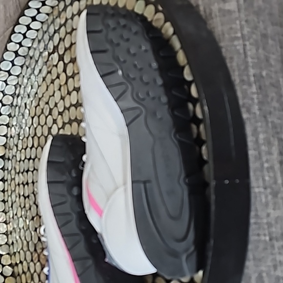 NWT Reebok Athletic Shoes - Picture 6 of 6